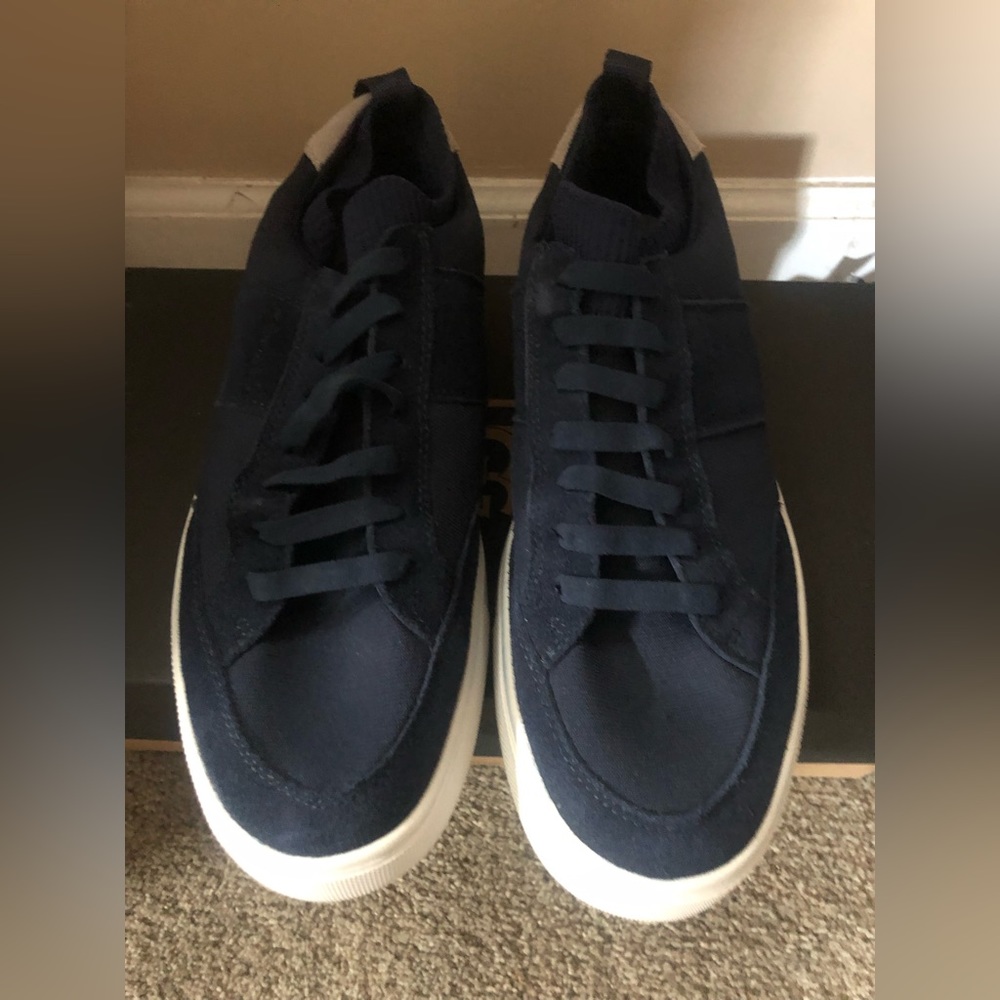 COPY - Peter Millar Hyperlight Drift Sneaker classic lace-up style sneaker sz.8…